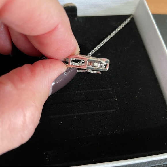 NWT Women’s Costume Jewelry Silver CZ Heart Necklace. - Picture 6 of 10